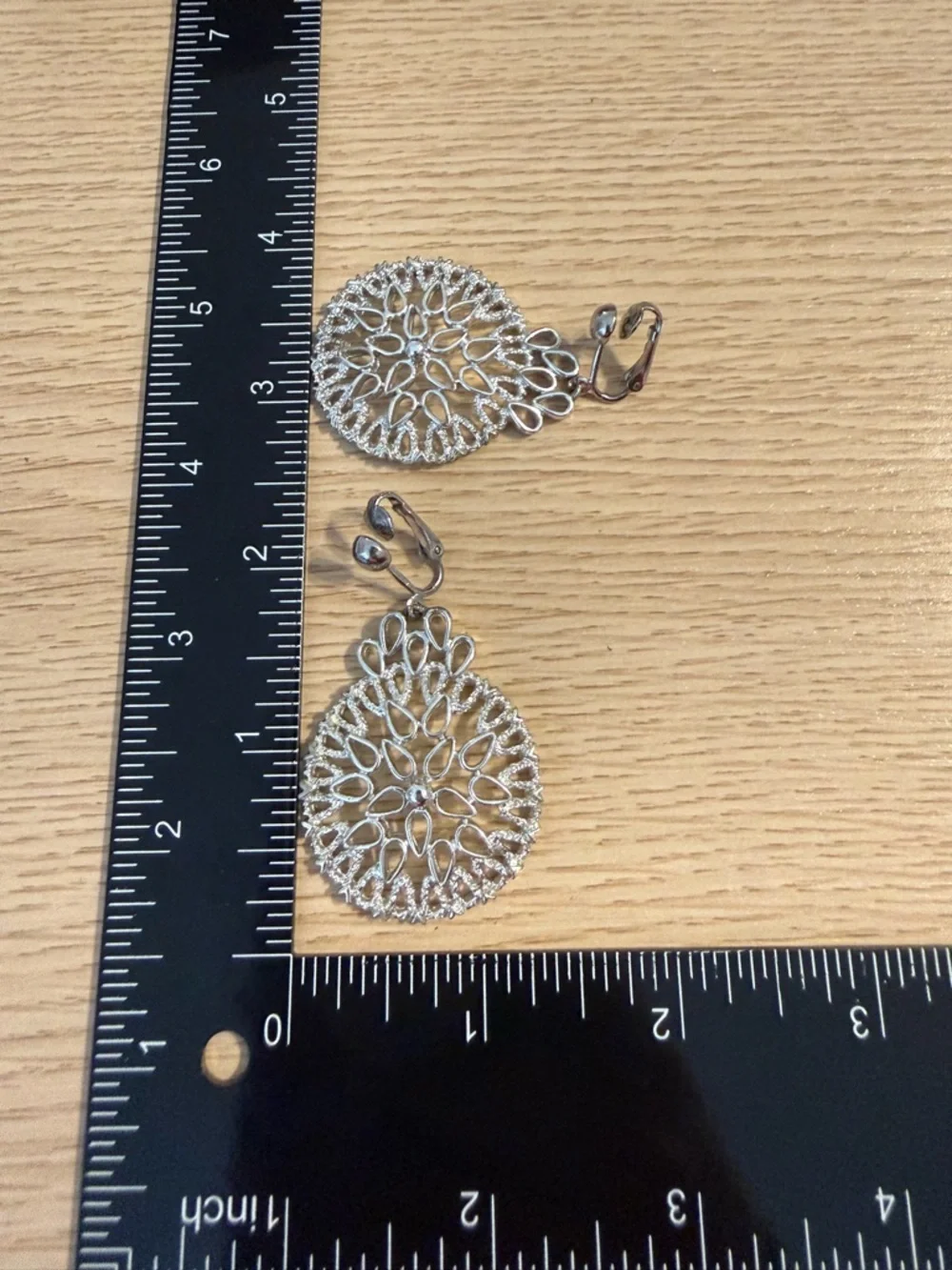 Sarah Coventry Vintage‎ Silver Tone Filigree Teardrop Clip On Dangle Earrings